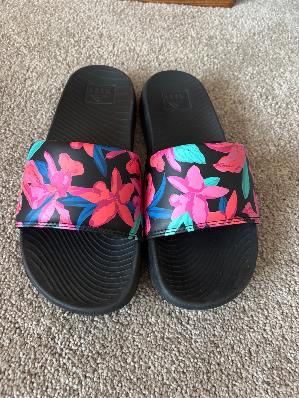 REEF Size 8 Black Slide Sandals with Pink & Teal Floral Strap